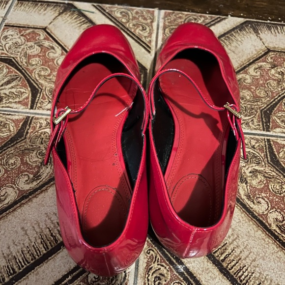 Flats - Picture 3 of 3